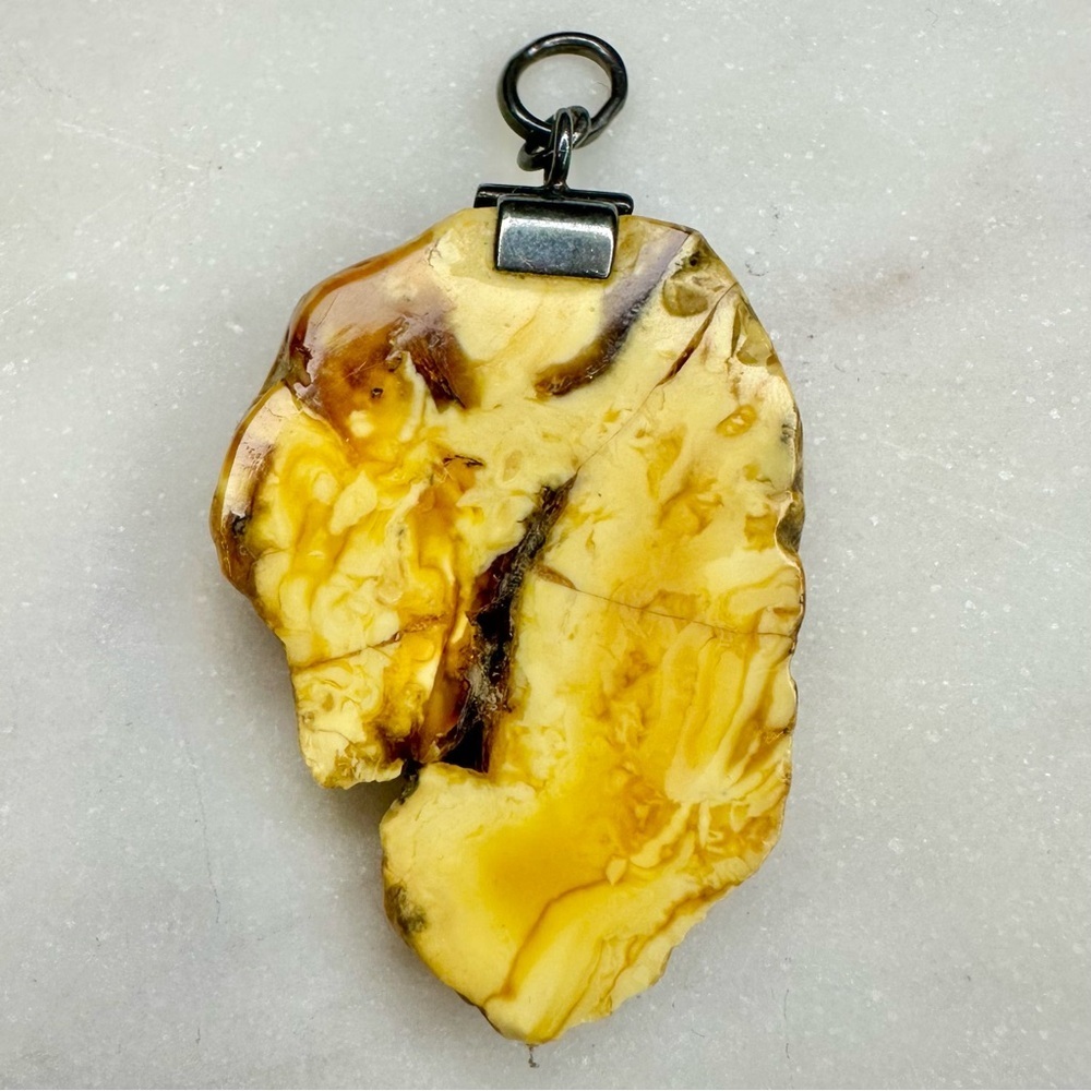 Natural Butterscotch Baltic Egg Yolk Unique Amber Pendant Necklace Jewelry